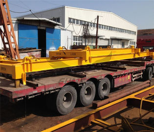 چین 40Ft Semi Auto Gantry Crane Container Spreader / Containers Lifting Equipment تامین کننده